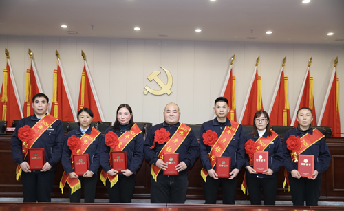 關(guān)于表彰2020年度先進(jìn)集體、先進(jìn)個(gè)人的決定
