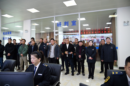慶祝建司70周年！洛陽公交集團(tuán)邀請市民代表“零距離”探秘公交01.JPG