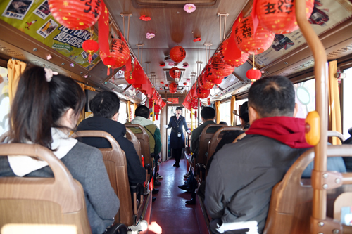 慶祝建司70周年！洛陽公交集團(tuán)邀請市民代表“零距離”探秘公交03.JPG
